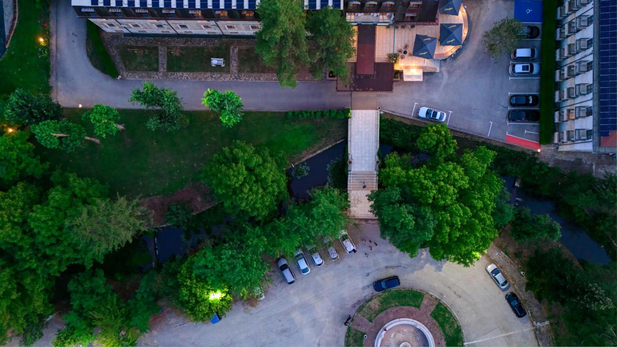 Park Hotel Kaylaka Pleven ภายนอก รูปภาพ